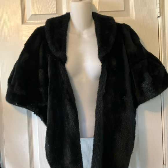 Fashioned in Tudor City by Malden Mills Cape Wrap Faux Fur Size Med Circa 1960’s - Picture 1 of 11